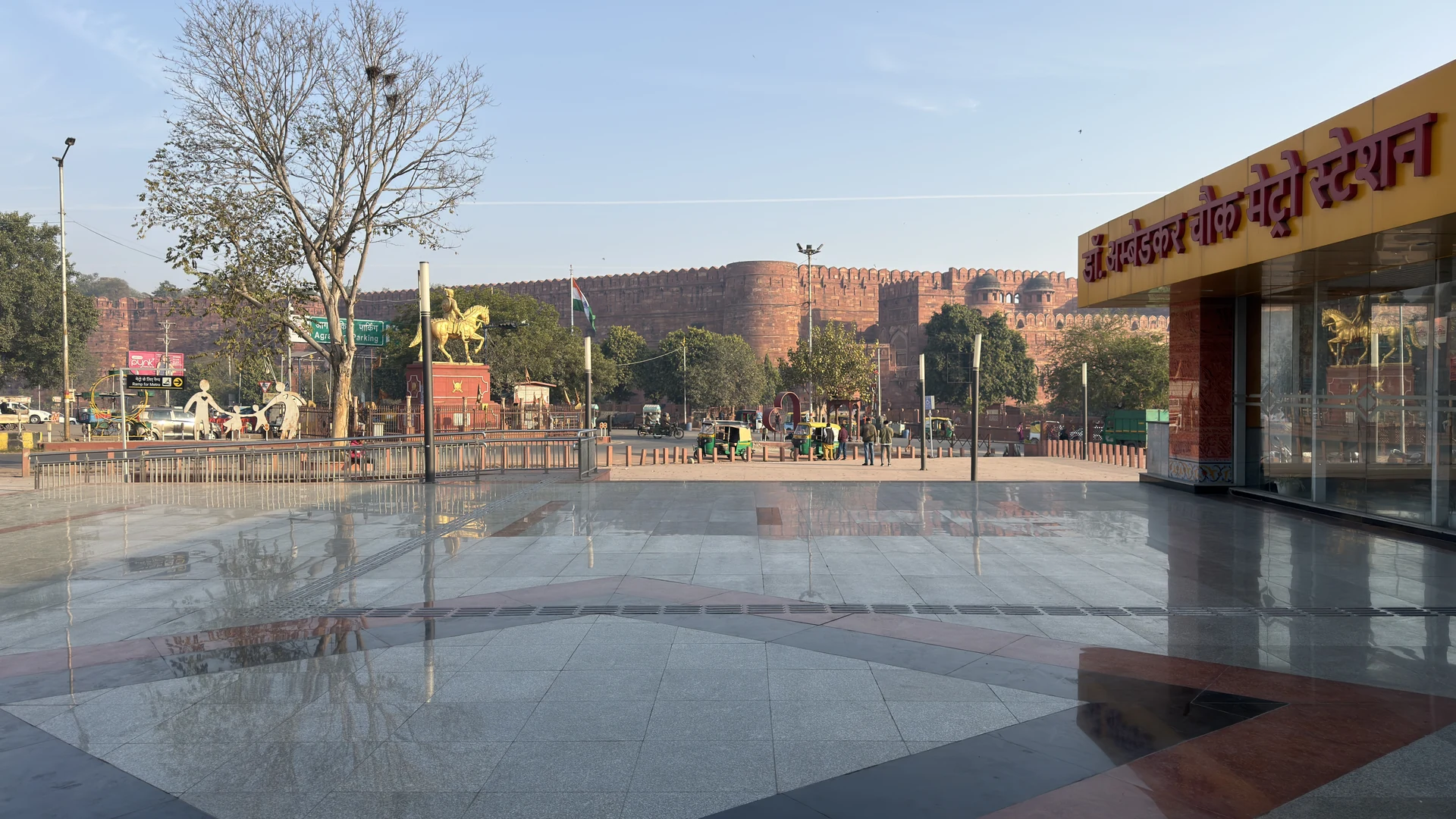 Shripati Dwarkadhish Restaurant Interior and Heritage View